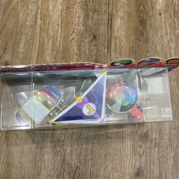 Hot Wheels Mario Kart 3 Pack Vehicles YOSHI WALUIGI MARIO Brand New Sealed! - Picture 2 of 2